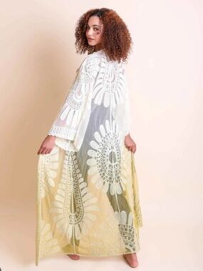 Leto Collection Lace Maxi Kimono - White to Yellow